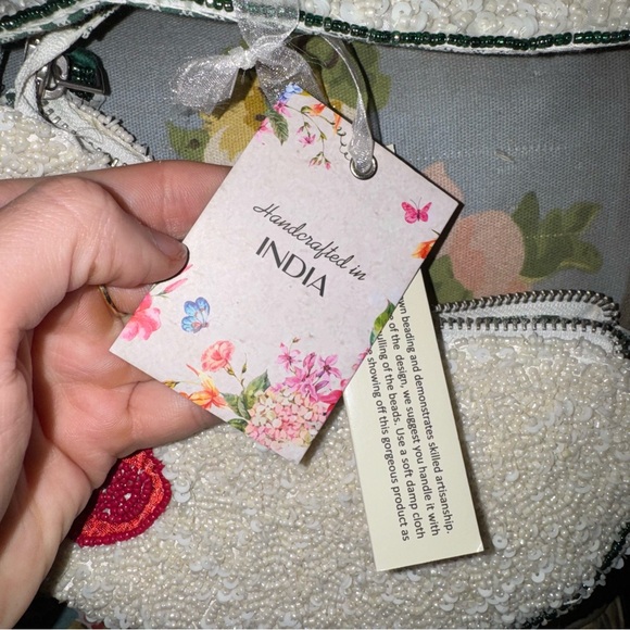 Beaded Vegetable Embroidery Shoulder Bag in White - made in India! - Picture 5 of 6